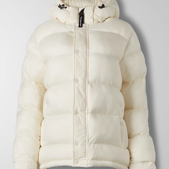 aritzia tna superpuff regular length - Picture 6 of 7